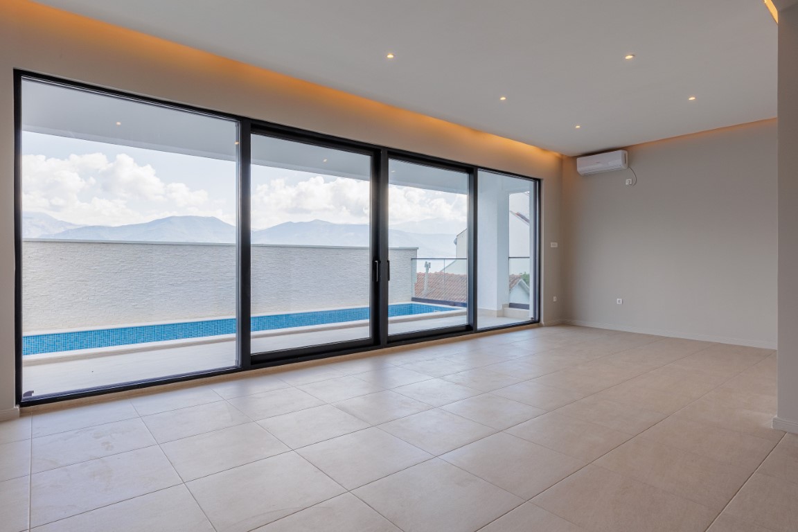 Image of Villa - 2 Bedrooms for Sale in Tivat-Krasici-Montenegro, Image 8